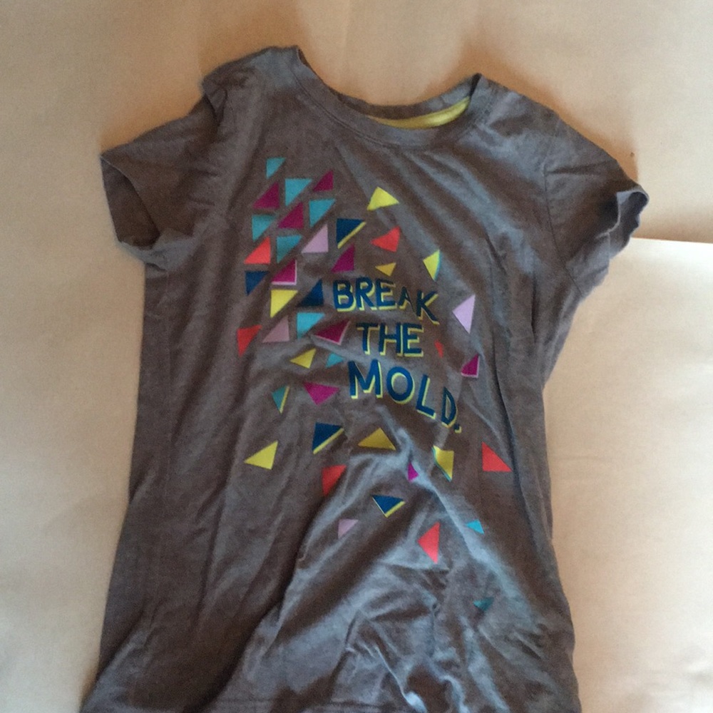 “Break the mold.” Girls t-shirt